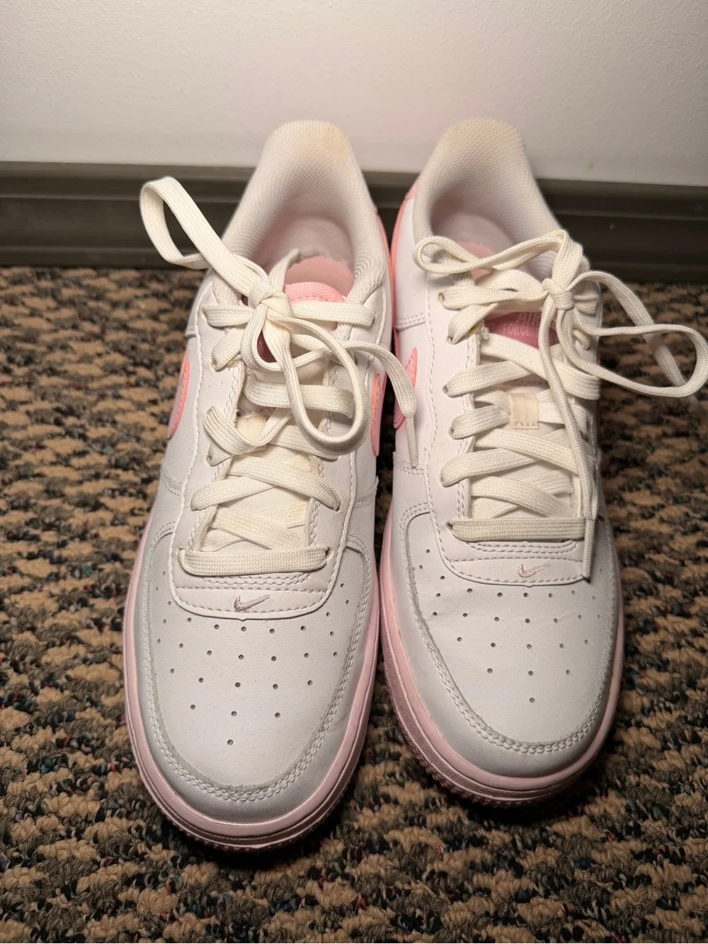 Nike youth low